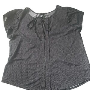 Women's Black and White Top
